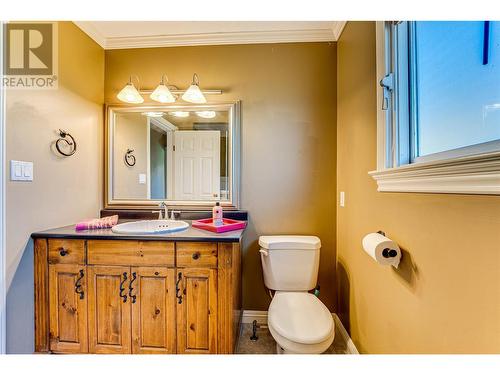 14103 Tamarack Drive, Coldstream, BC - Indoor Photo Showing Bathroom