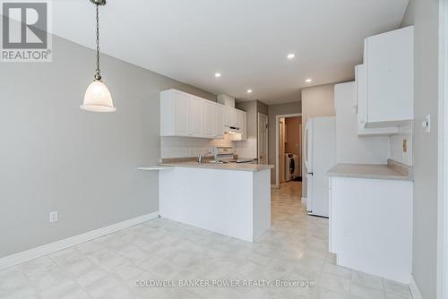 11 - 1755 Louise Boulevard, London, ON - Indoor Photo Showing Kitchen