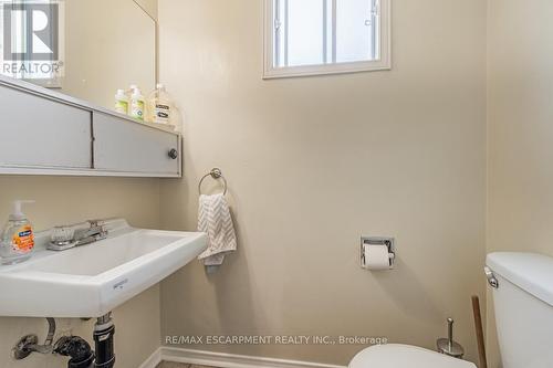 6930 Cordingley Crescent, Mississauga, ON - Indoor Photo Showing Bathroom