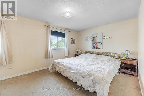 6930 Cordingley Crescent, Mississauga, ON - Indoor Photo Showing Bedroom