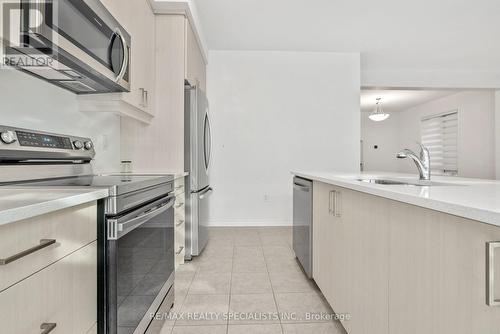 1689 Whitlock Avenue, Milton, ON - Indoor Photo Showing Kitchen