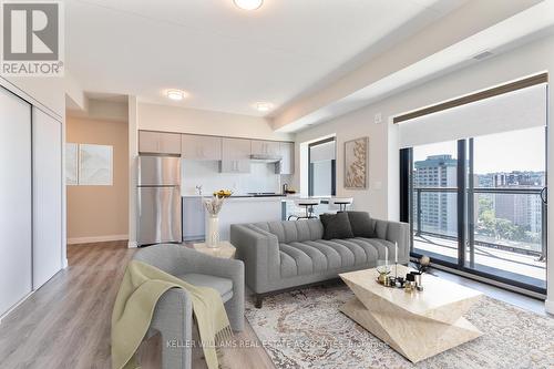 1502 - 15 Queen Street S, Hamilton, ON - Indoor Photo Showing Living Room