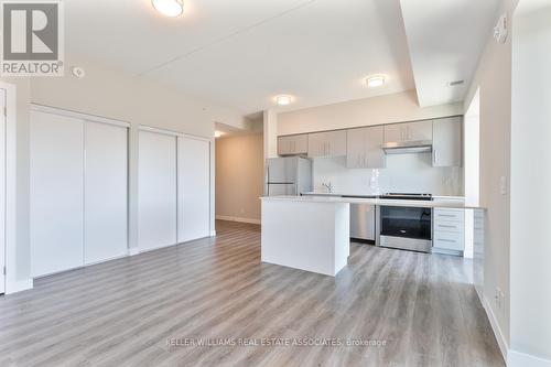 1502 - 15 Queen Street S, Hamilton, ON - Indoor Photo Showing Kitchen