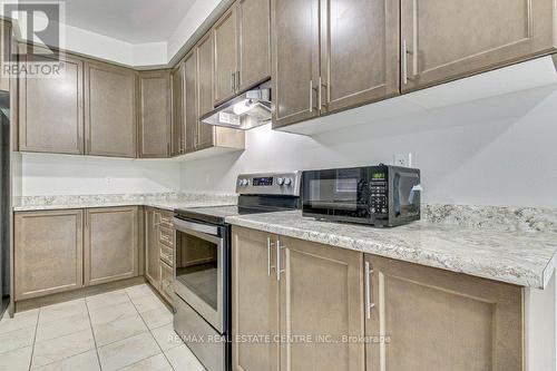 109 Huntingford Trail, Woodstock, ON - Indoor Photo Showing Kitchen