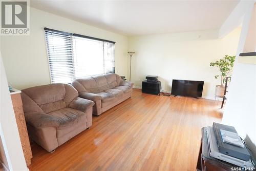 2512 Wascana Street, Regina, SK - Indoor Photo Showing Living Room