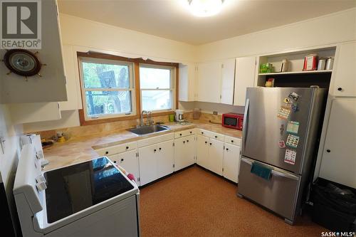 2512 Wascana Street, Regina, SK - Indoor Photo Showing Kitchen