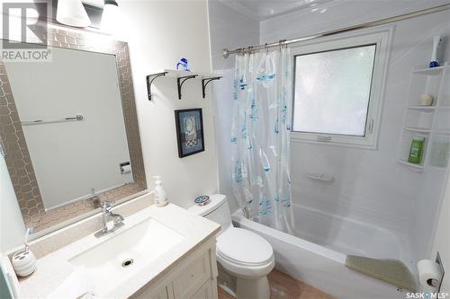 2512 Wascana Street, Regina, SK - Indoor Photo Showing Bathroom