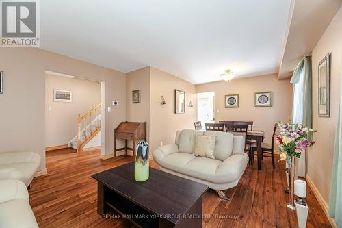 60 Kipling Crescent, Ajax, ON - Indoor Photo Showing Living Room