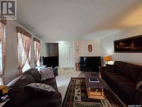 891 107Th Street, North Battleford, SK - Indoor Photo Showing Living Room