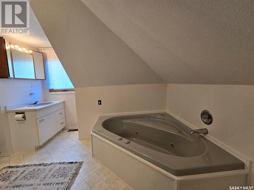 891 107Th Street, North Battleford, SK - Indoor Photo Showing Bathroom