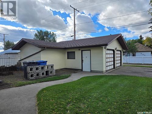 891 107Th Street, North Battleford, SK - Outdoor