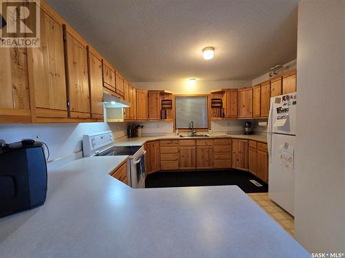 891 107Th Street, North Battleford, SK - Indoor Photo Showing Kitchen