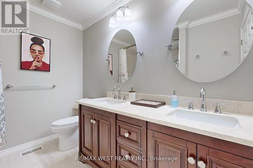 499 Reynolds Street, Whitby, ON - Indoor Photo Showing Bathroom