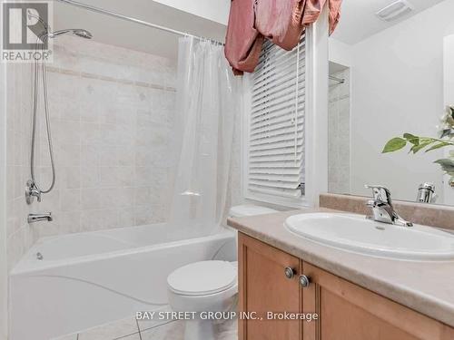 Upper - 80 Geddington Crescent, Markham, ON - Indoor Photo Showing Bathroom