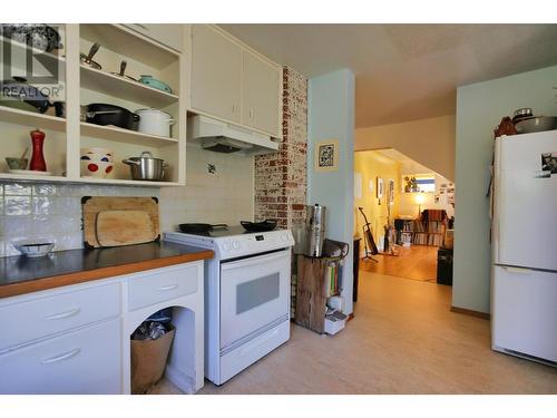 125 Chatham  Street, Nelson, BC - Indoor Photo Showing Kitchen