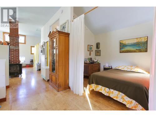 125 Chatham  Street, Nelson, BC - Indoor Photo Showing Bedroom