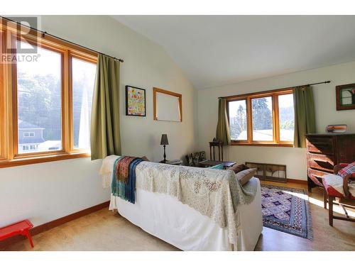 125 Chatham  Street, Nelson, BC - Indoor Photo Showing Bedroom