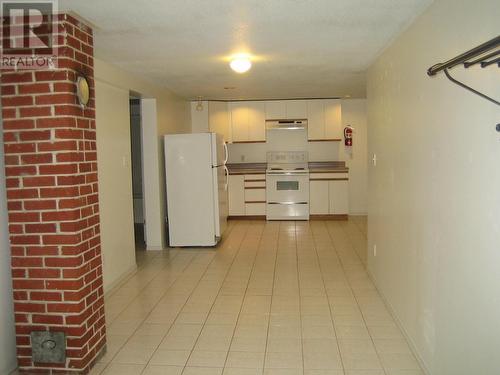 125 Chatham  Street, Nelson, BC - Indoor Photo Showing Kitchen