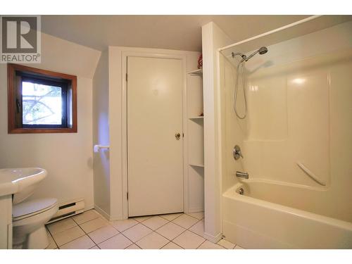 125 Chatham  Street, Nelson, BC - Indoor Photo Showing Bathroom