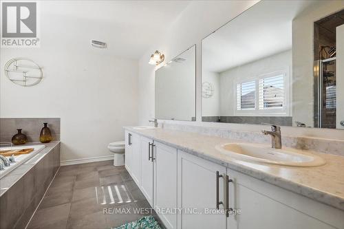 295 Northglen Boulevard, Clarington, ON - Indoor Photo Showing Bathroom