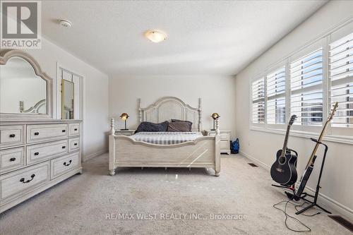 295 Northglen Boulevard, Clarington, ON - Indoor Photo Showing Bedroom