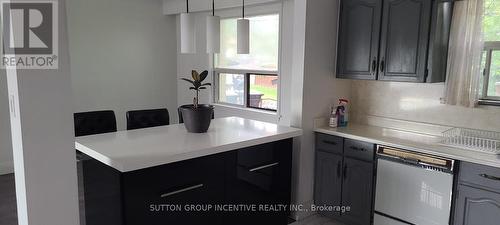 98 Stavely Crescent, Toronto, ON - Indoor Photo Showing Kitchen