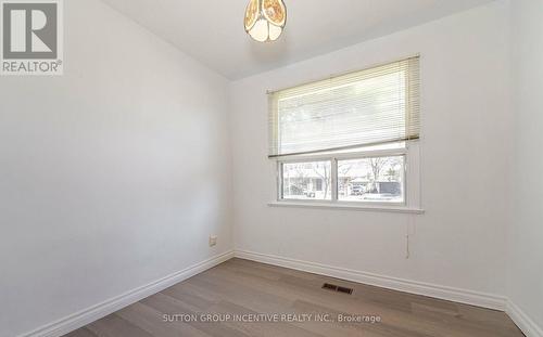 98 Stavely Crescent, Toronto, ON - Indoor Photo Showing Other Room