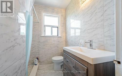 98 Stavely Crescent, Toronto, ON - Indoor Photo Showing Bathroom