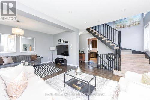 2 October Place, Brampton, ON - Indoor Photo Showing Living Room