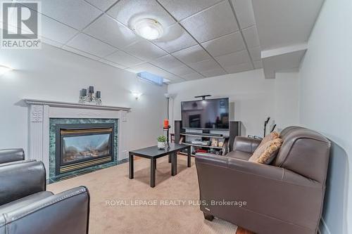 4252 Starlight Crescent, Mississauga, ON - Indoor Photo Showing Living Room With Fireplace