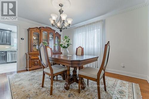 4252 Starlight Crescent, Mississauga, ON - Indoor Photo Showing Dining Room