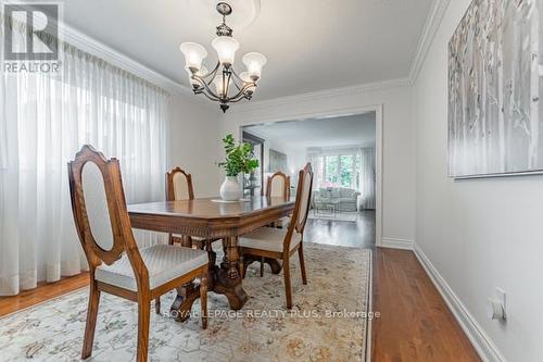 4252 Starlight Crescent, Mississauga, ON - Indoor Photo Showing Dining Room