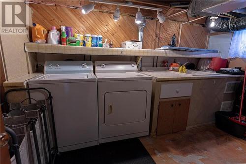 623 Stafford Street, Pembroke, ON - Indoor Photo Showing Laundry Room