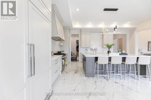 2340 Edward Leaver Trail, Oakville, ON - Indoor Photo Showing Kitchen