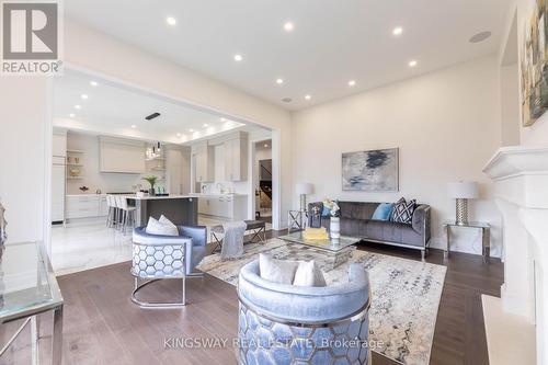 2340 Edward Leaver Trail, Oakville, ON - Indoor Photo Showing Living Room