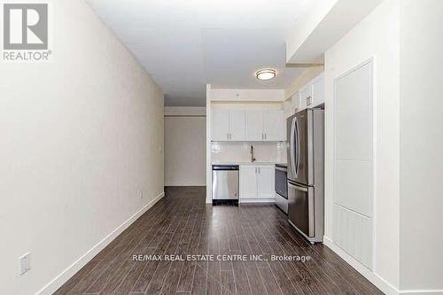 804 - 128 King Street N, Waterloo, ON - Indoor Photo Showing Kitchen