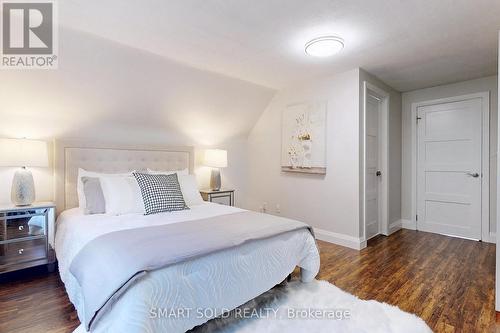 32 David Avenue, Hamilton, ON - Indoor Photo Showing Bedroom