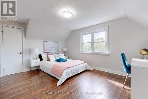 32 David Avenue, Hamilton, ON - Indoor Photo Showing Bedroom