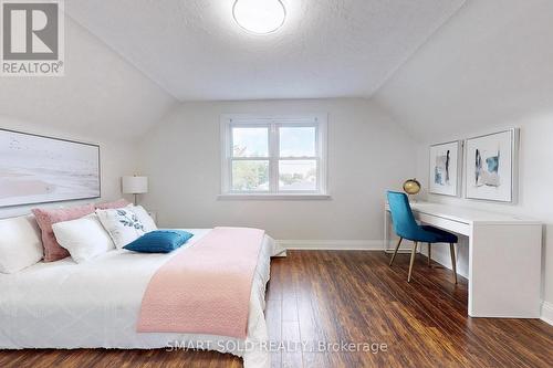 32 David Avenue, Hamilton, ON - Indoor Photo Showing Bedroom