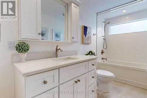 32 David Avenue, Hamilton, ON - Indoor Photo Showing Bathroom