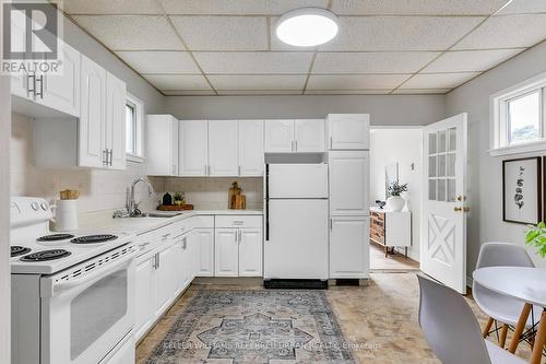 362 Brock Avenue, Toronto, ON - Indoor Photo Showing Kitchen