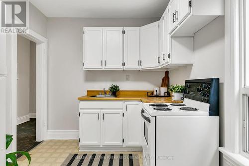 362 Brock Avenue, Toronto, ON - Indoor Photo Showing Kitchen