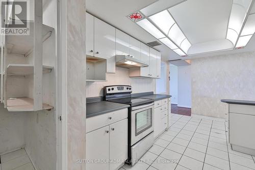 2205 - 131 Torresdale Avenue, Toronto, ON - Indoor Photo Showing Kitchen