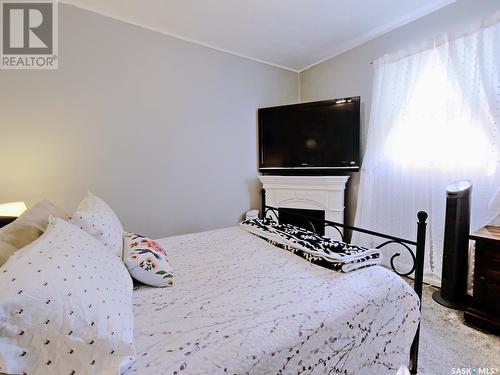 219 2Nd Avenue E, Rosetown, SK - Indoor Photo Showing Bedroom