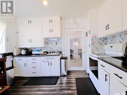 219 2Nd Avenue E, Rosetown, SK - Indoor Photo Showing Kitchen