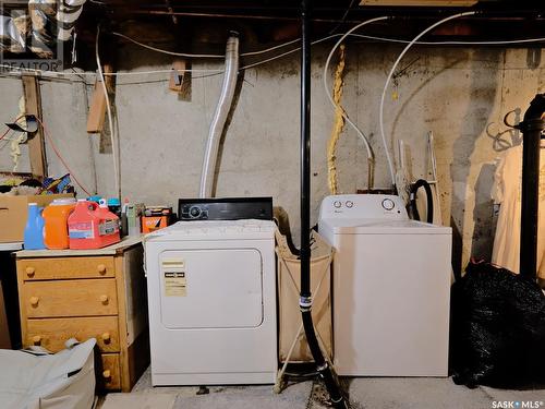 219 2Nd Avenue E, Rosetown, SK - Indoor Photo Showing Laundry Room