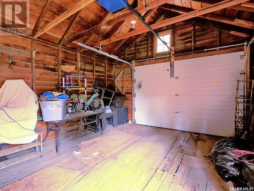 219 2Nd Avenue E, Rosetown, SK - Indoor Photo Showing Garage