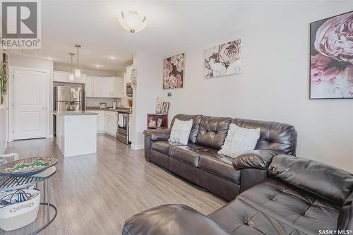 205 315 Dickson Crescent, Saskatoon, SK - Indoor Photo Showing Living Room