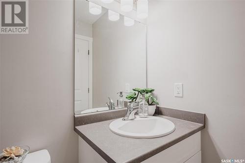 205 315 Dickson Crescent, Saskatoon, SK - Indoor Photo Showing Bathroom