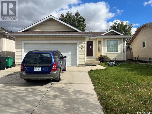 235 Beerling Crescent, Saskatoon, SK - Outdoor With Facade